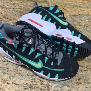 Nike Kids Sneakers shoes New without tags 4.5Y